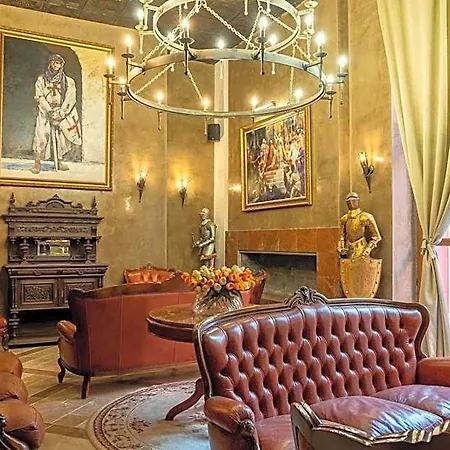 Goldenburg Hotel 4*