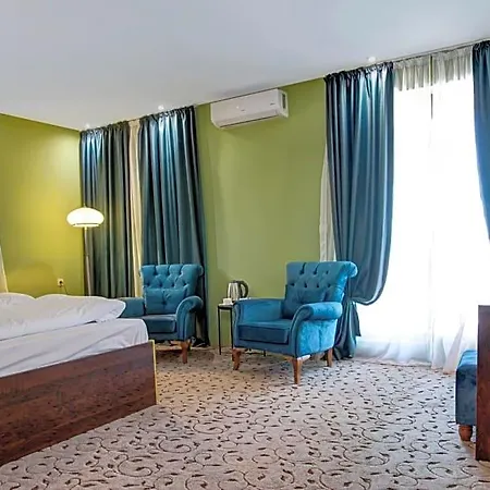 Goldenburg Хотел 4*